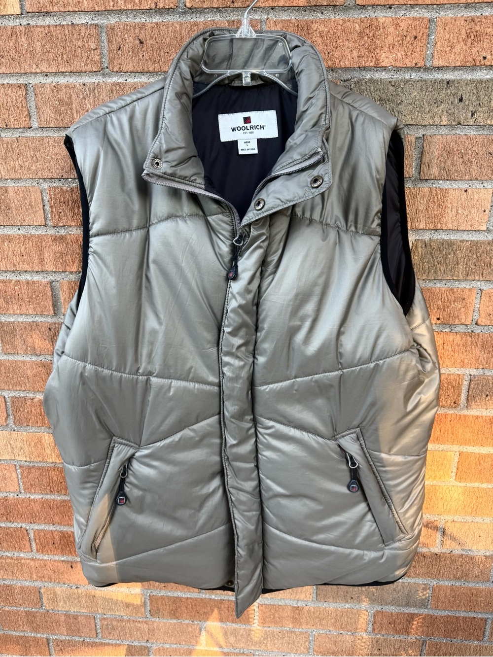 Men’s Woolrich Puffer Vest Size L Zip & Snap Closure Thinsulate LiteLoft